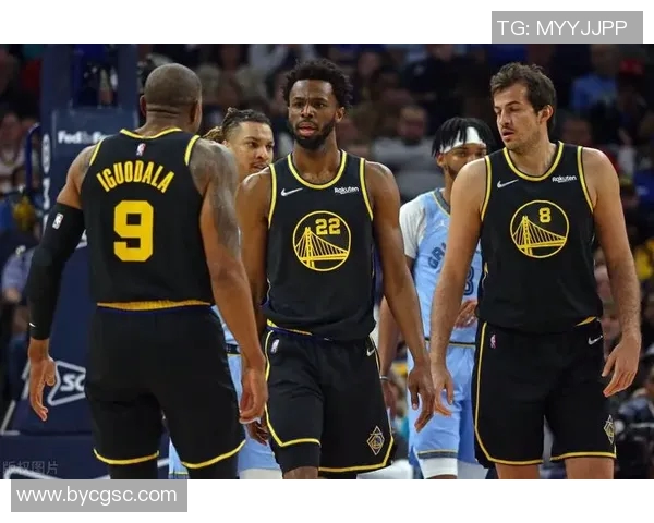 主攻手?狄龙半场14中5拿到11分 出手次数半场最多