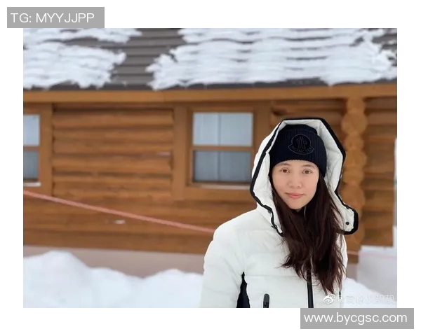 有点甜!容子峰晒与女友的恩爱合照:我们天下第一好